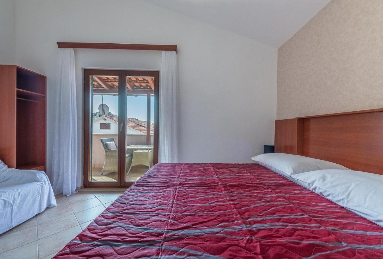 Apartments Ivana-Mira Okrug Gornji Εξωτερικό φωτογραφία