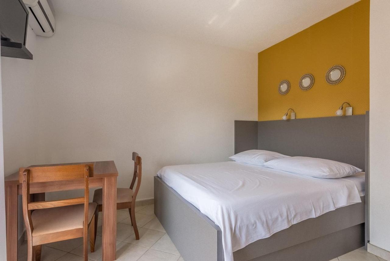 Apartments Ivana-Mira Okrug Gornji Εξωτερικό φωτογραφία