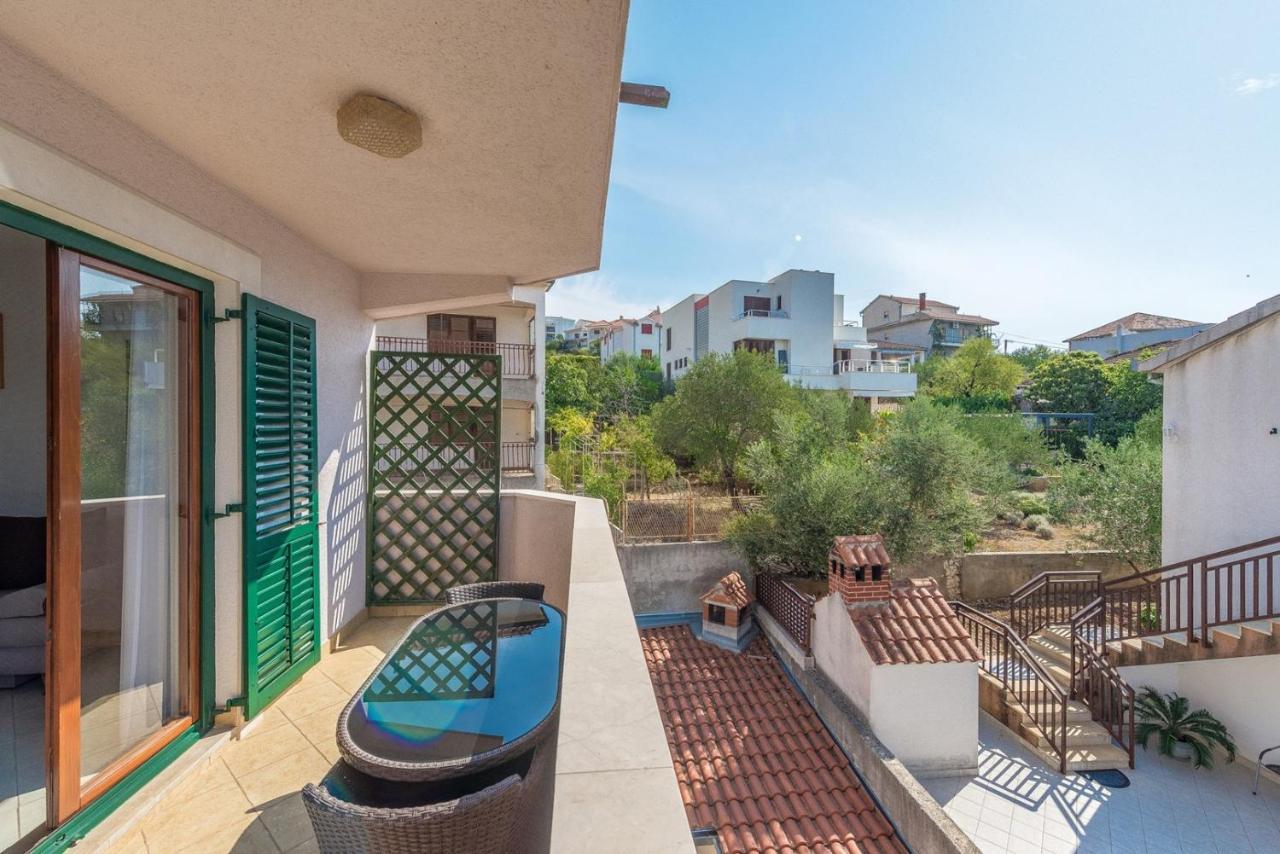 Apartments Ivana-Mira Okrug Gornji Εξωτερικό φωτογραφία
