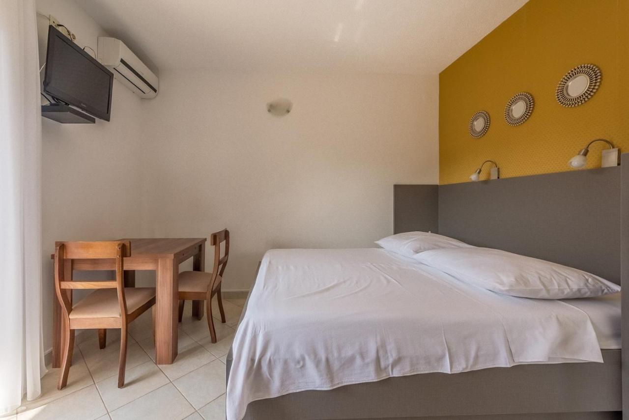 Apartments Ivana-Mira Okrug Gornji Εξωτερικό φωτογραφία